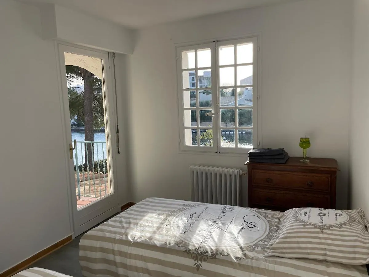 Appartement centre Port-Grimaud avec vue magnifique sur la Giscle France